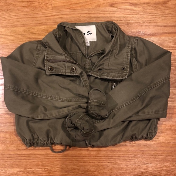 Green jacket - Picture 3 of 3